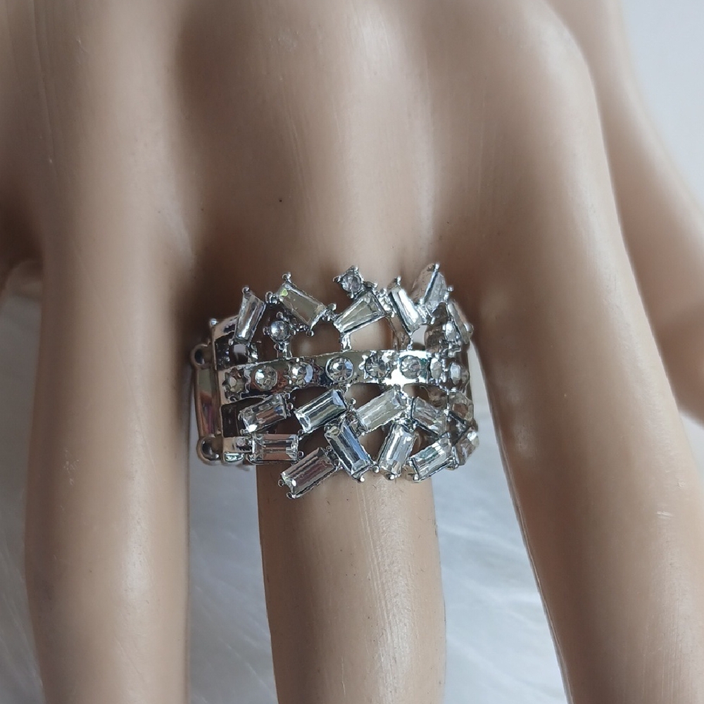 Paparazzi Radiant Silver Crystal Strech Ring